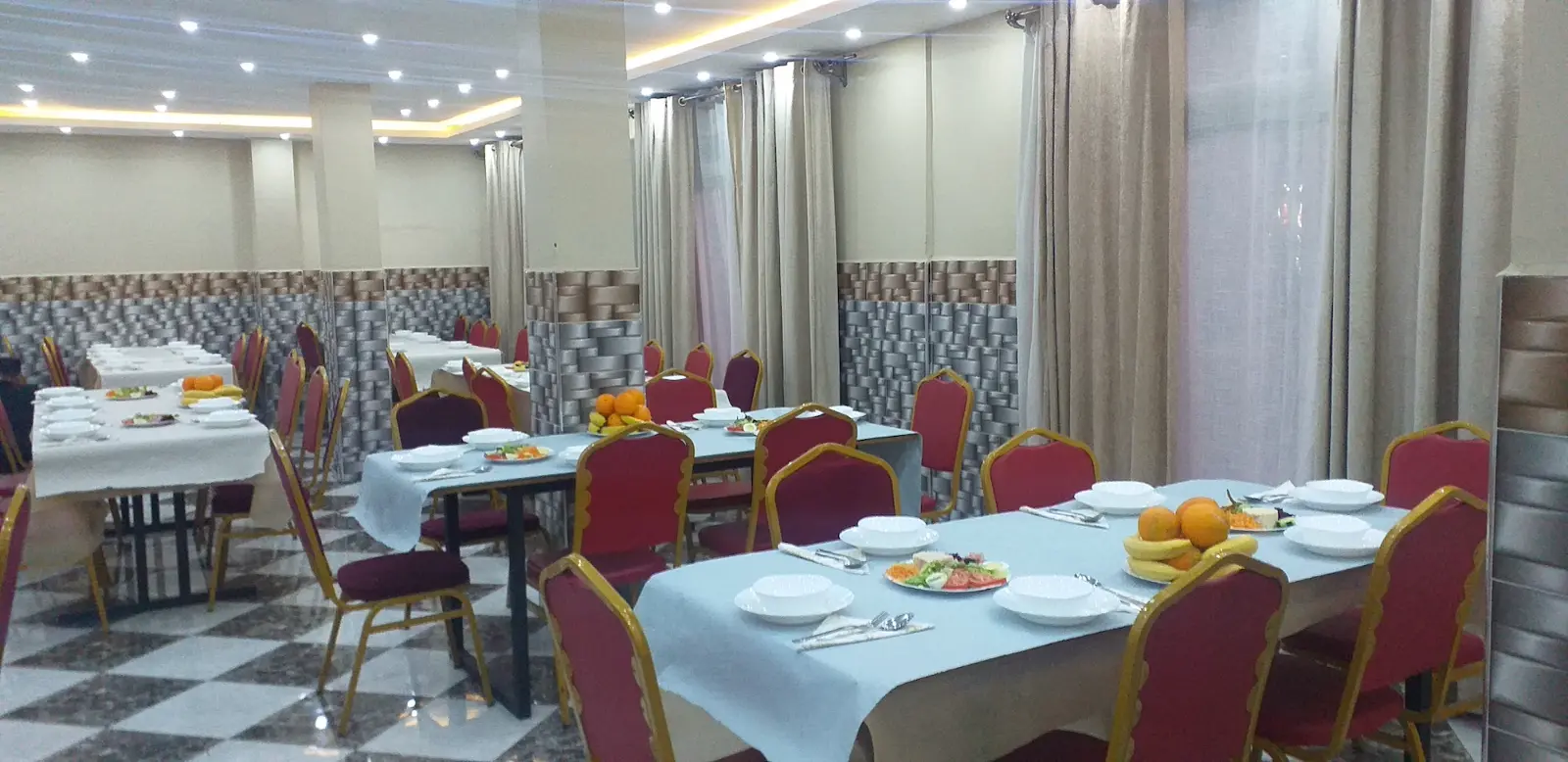 salle de diner bague dali 5