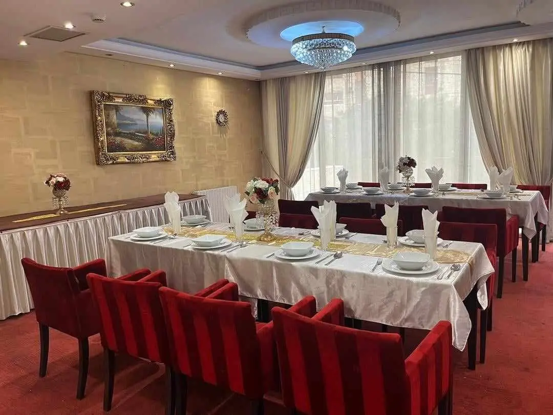 la salle de diner le faubourg 2